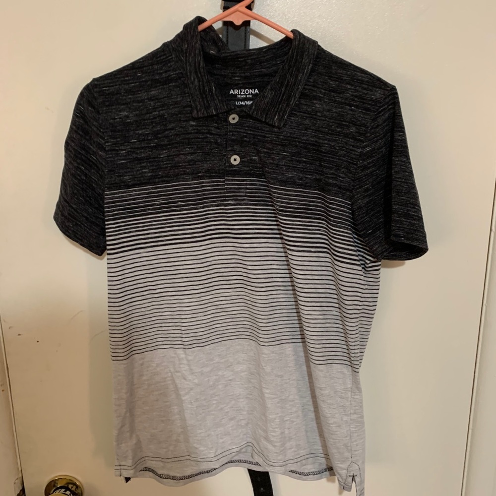 BLACK AND WHITE DRESS SHIRT/POLO⚫️⚪️🔘